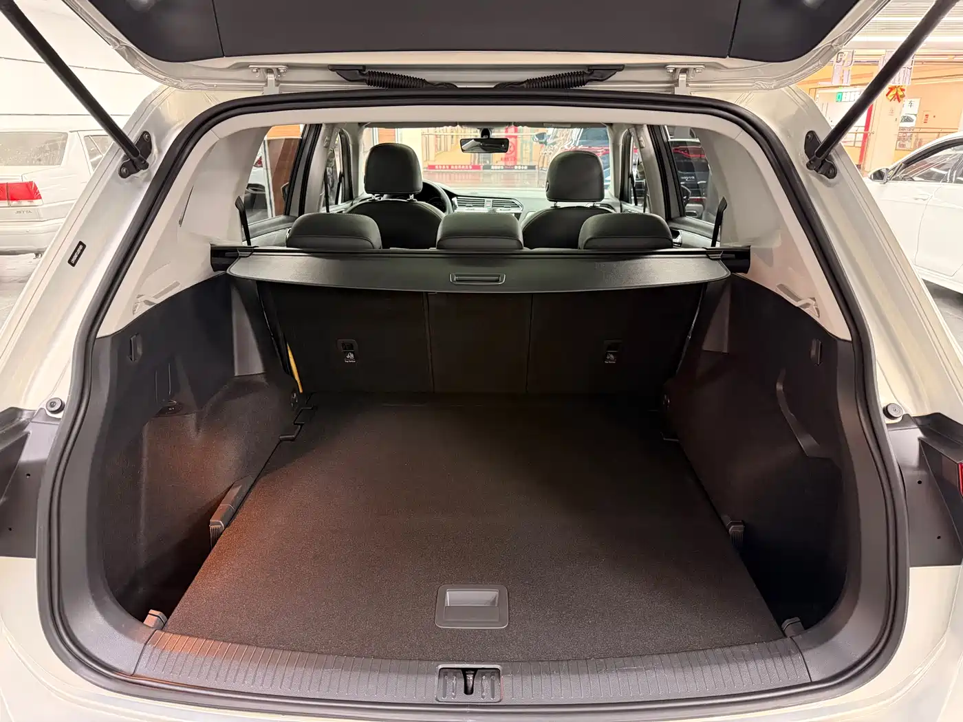 Volkswagen Tiguan L 2018 330TSI Automatic 2WD Luxury Edition фото 12