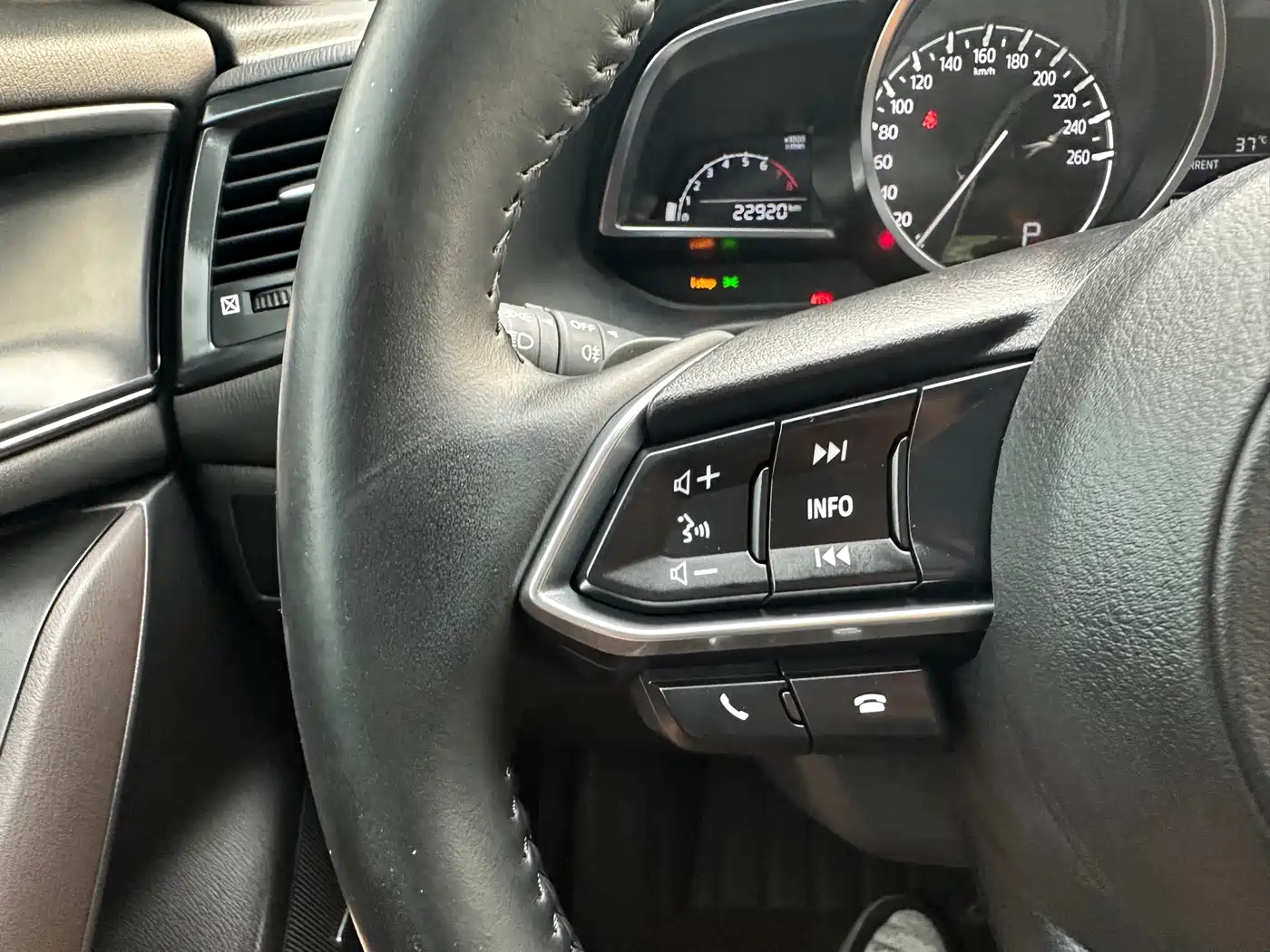 Photo 14 - Mazda CX-4