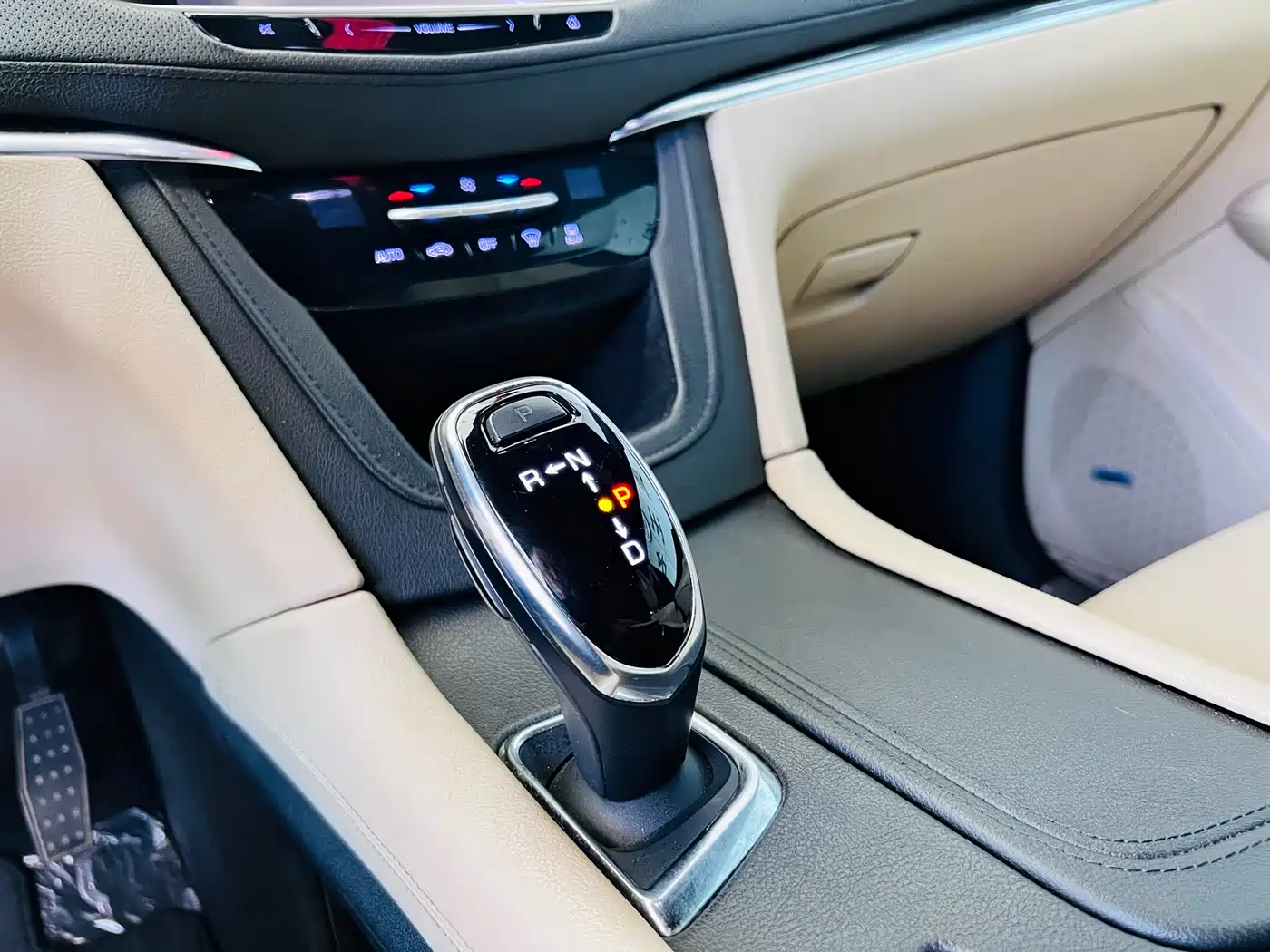 Cadillac XT5 2017 2016 25T Technology Model