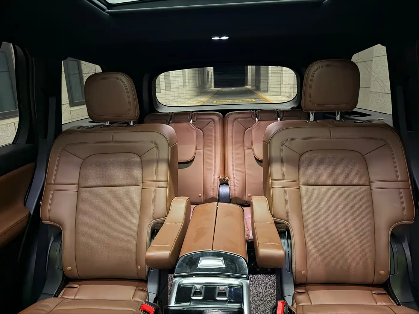 Photo 22 - Lincoln Aviator