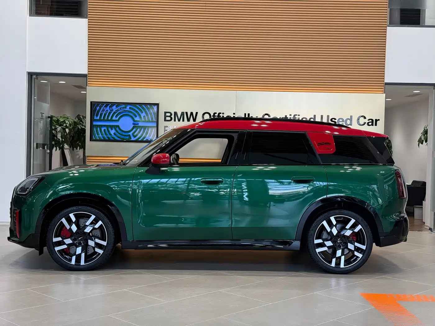 2025 MINI JCW COUNTRYMAN