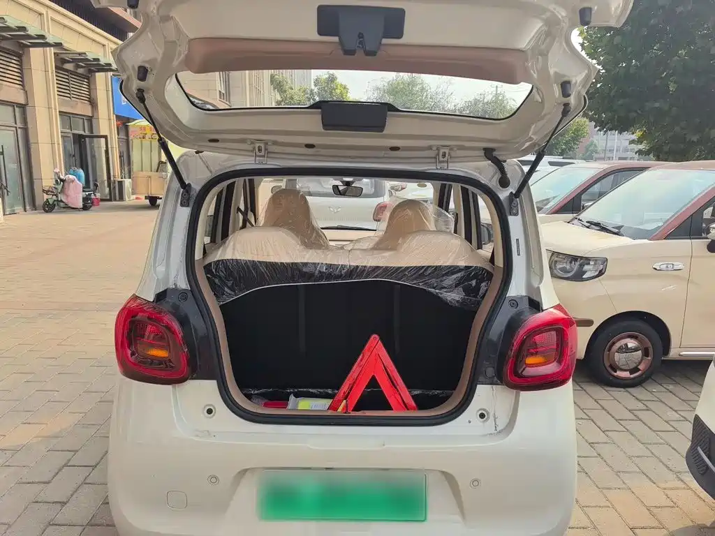 Wuling Motors Hongguang MINIEV 2026 2025 4-Door Advanced