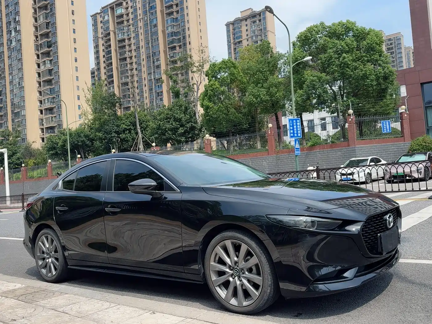 Photo 3 - Mazda Mazda 3