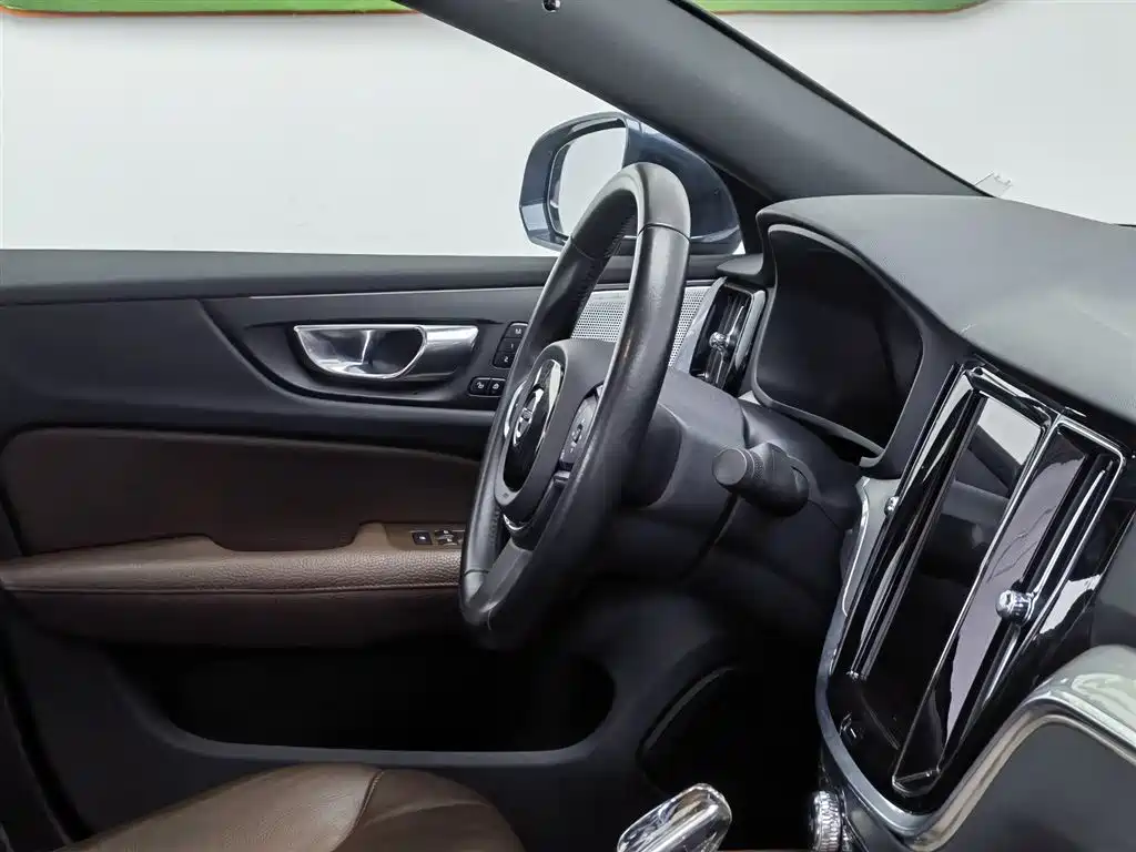 Volvo S60 Plug-in Hybrid 2022 T8 E-AWD Hybrid Intelligent Luxury Edition фото 22