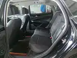 صورة 17 - Volkswagen Passat