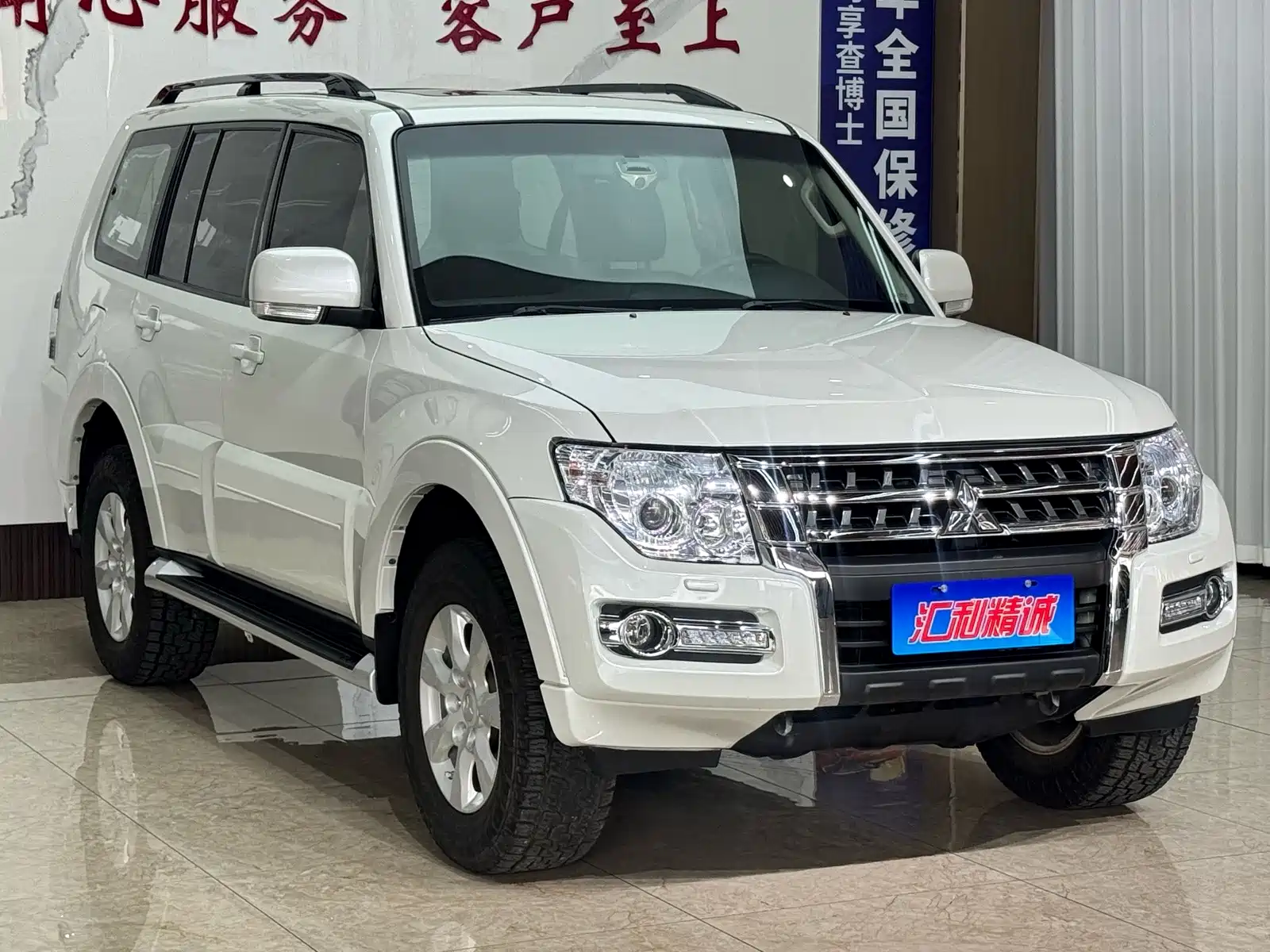 صورة 3 - Mitsubishi Pajero (Import)