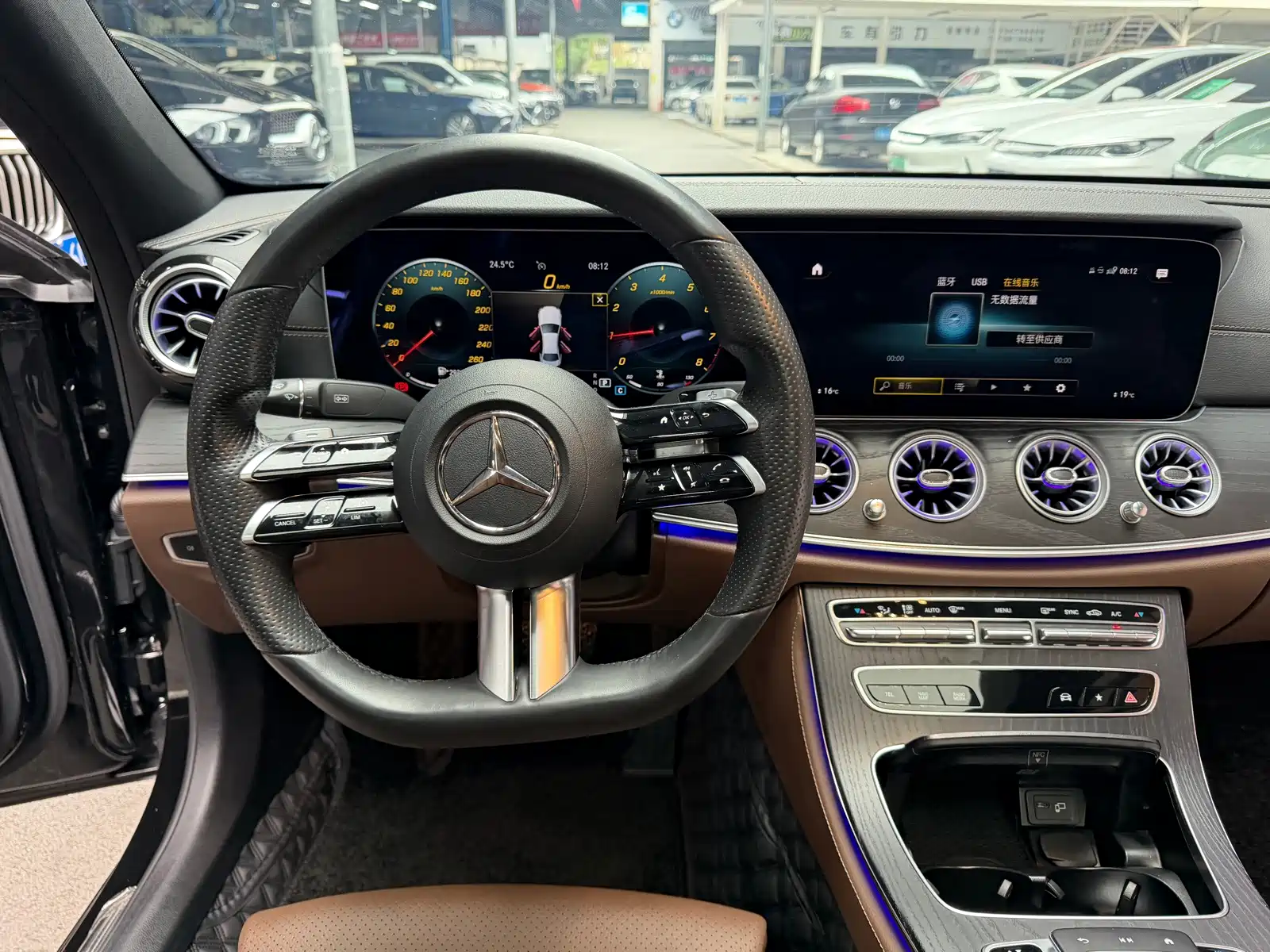 Photo 15 - Mercedes-Benz E-Class