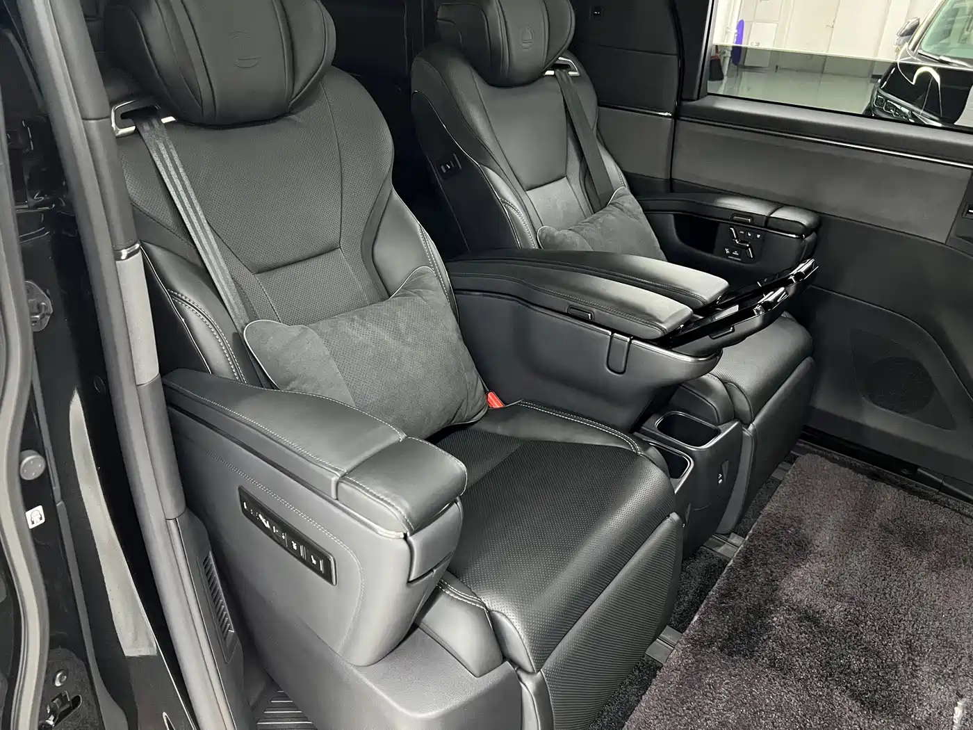 Lexus LM 2024 2023 500h 6-Seater Prestige Edition