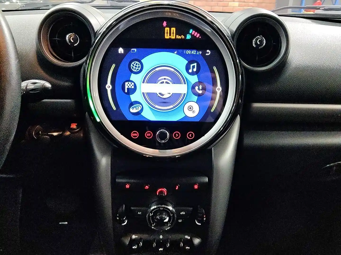 Photo 14 - MINI COUNTRYMAN