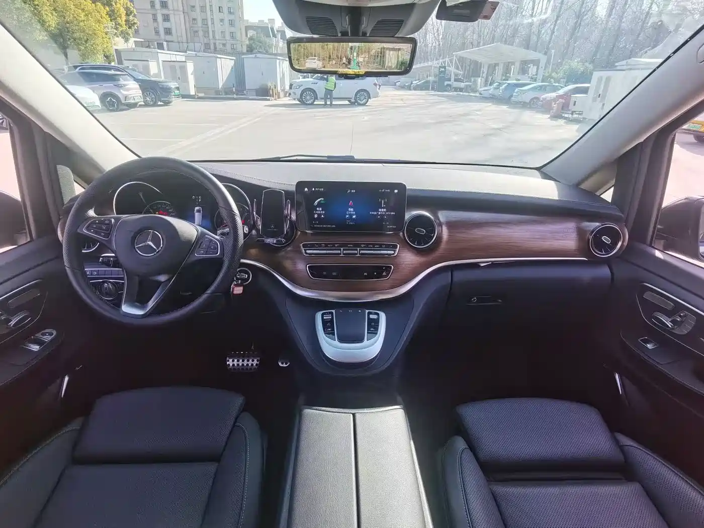Mercedes-Benz V-Class 2022 V 260 L Long Wheelbase Luxury Edition фото 6