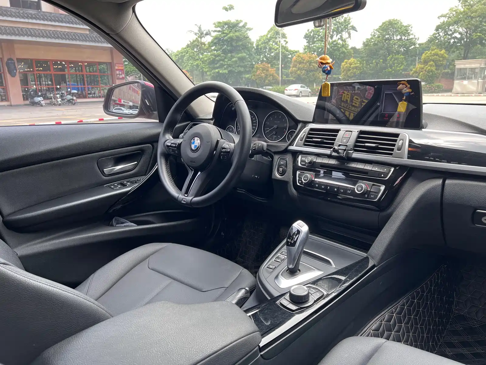 Фото 10 - BMW 3 Series