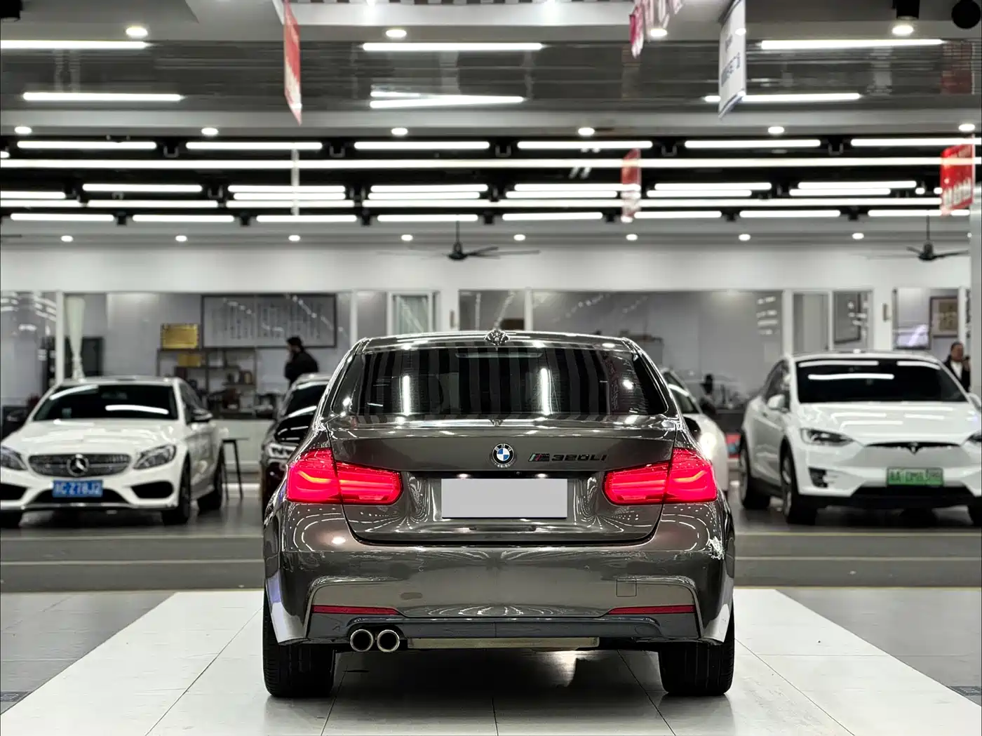 BMW 3 Series 2017 320i M Sport фото 5