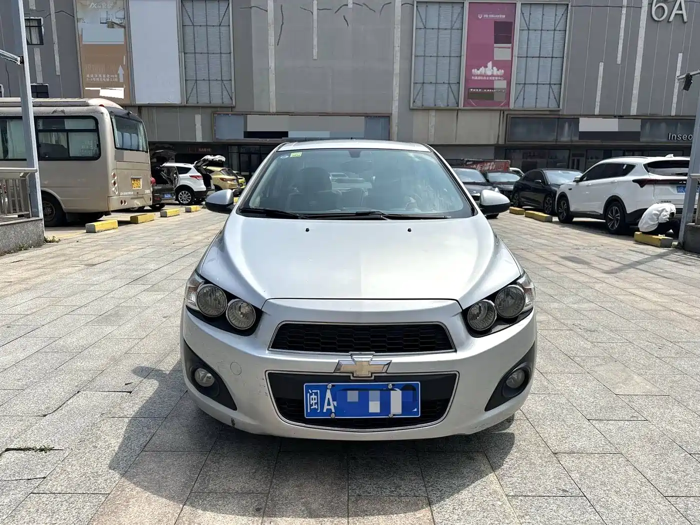 Chevrolet Aveo 2011 Sedan 1.4L AT SE фото 3