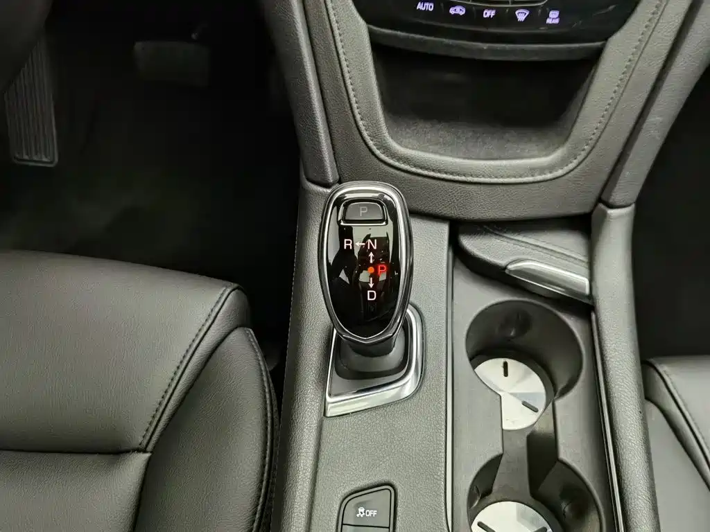 Photo 13 - Cadillac XT5