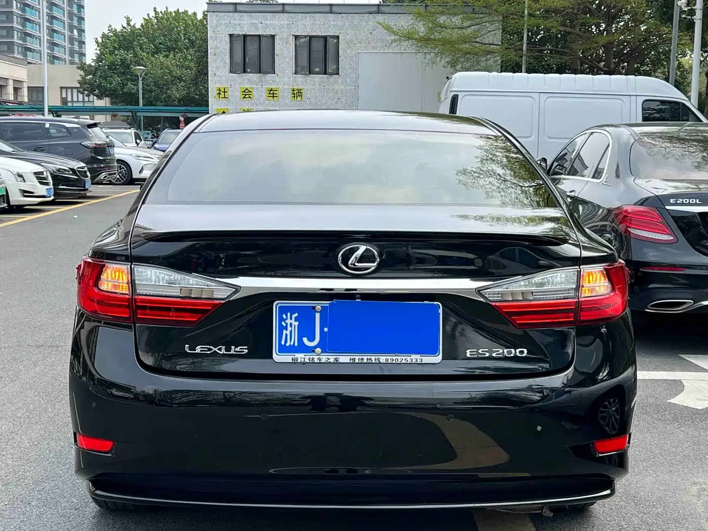 Lexus ES 2015 200 Comfort Edition фото 12