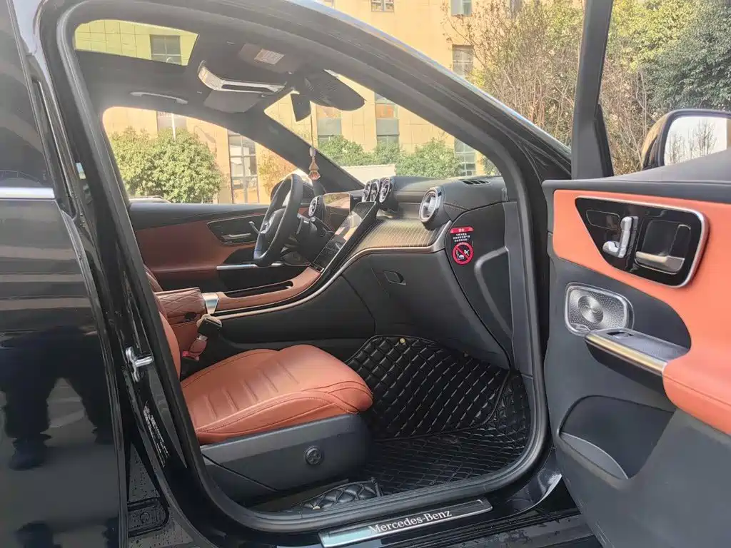 Фото 22 - Mercedes-Benz GLC
