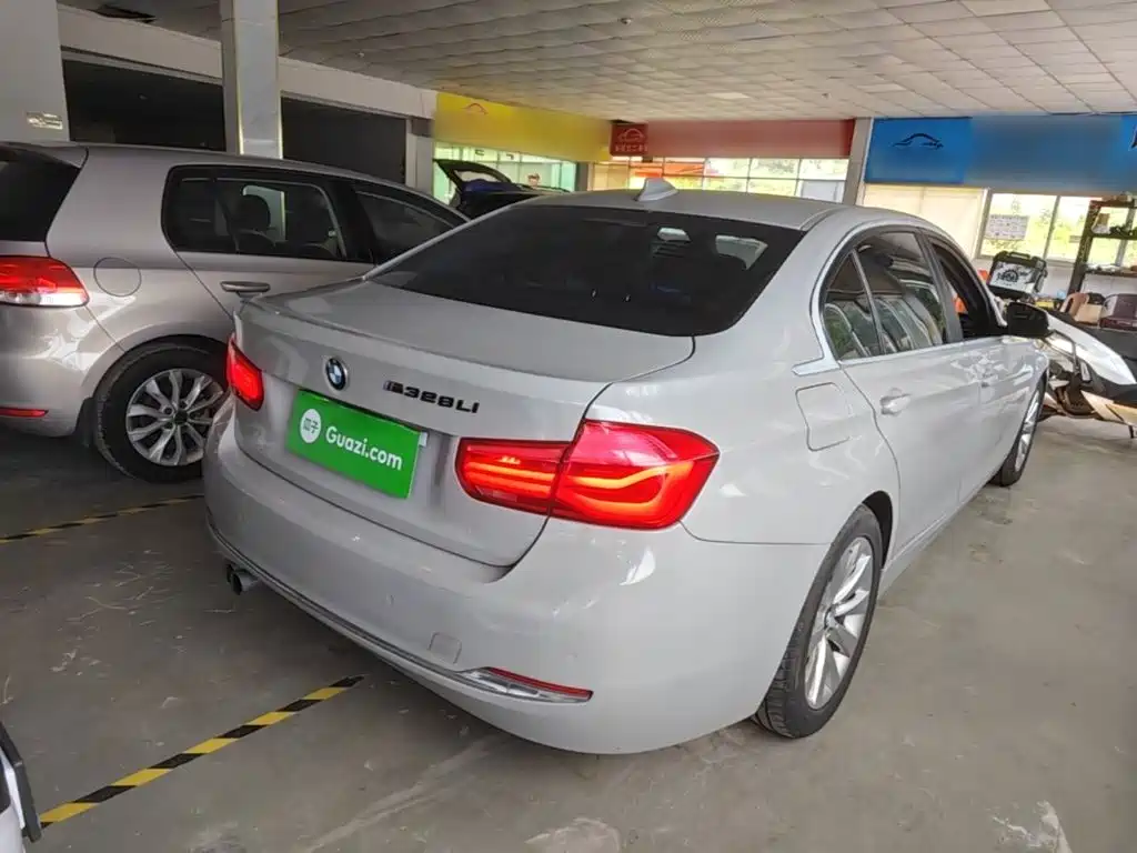 Photo 7 - BMW 3 Series