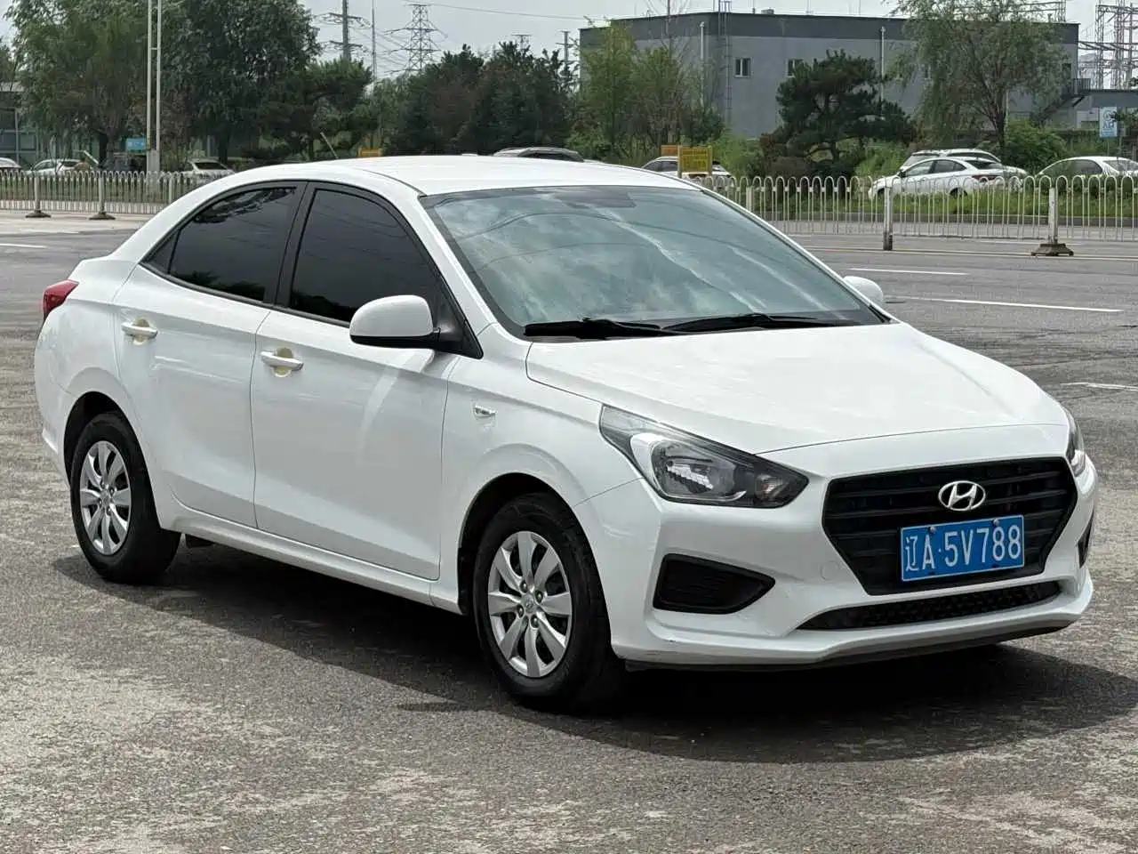 Hyundai Verna 2021 2020 1.4L Manual GLS Colorful Connected Edition