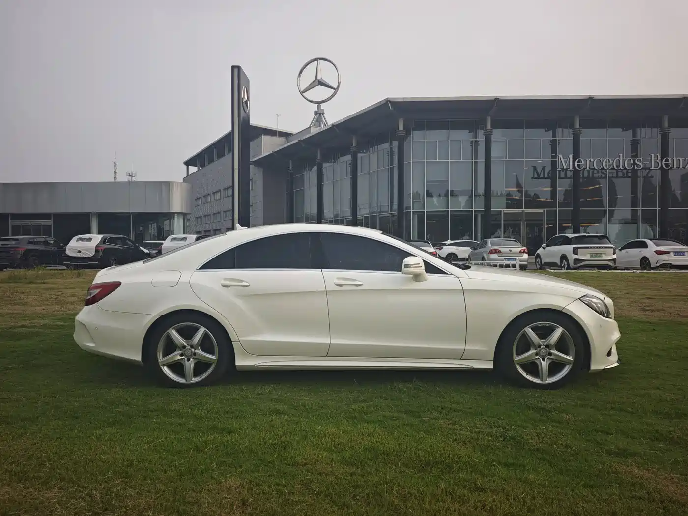 Фото 4 - Mercedes-Benz CLS