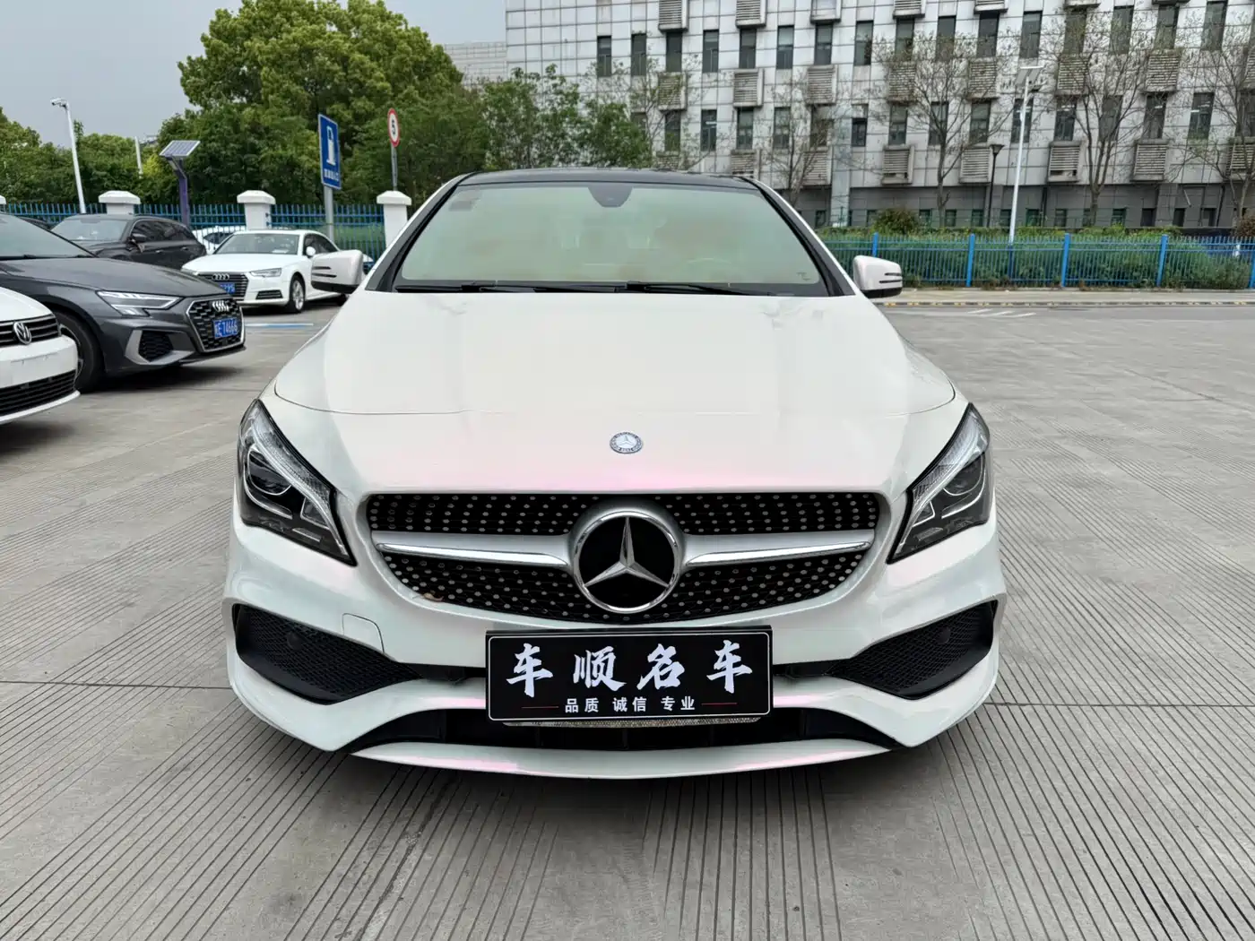 Mercedes-Benz CLA (Import) 2016 CLA 200 Fashion фото 3