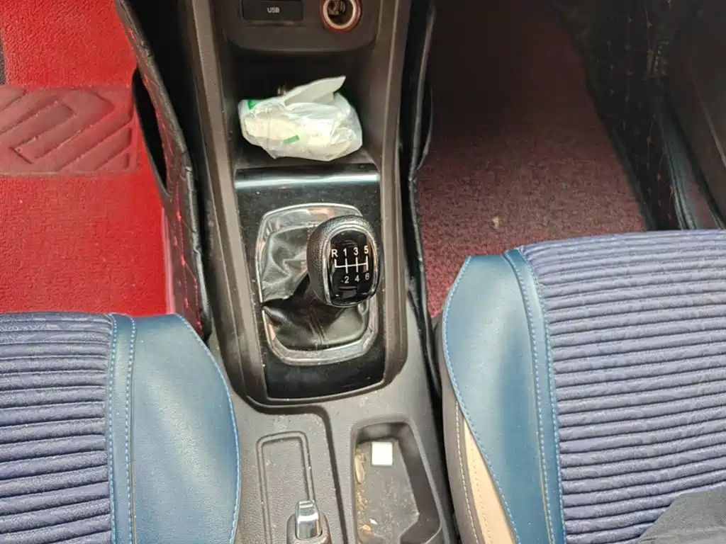 Baojun 310W 2018 2017 1.5L Manual Fashion Edition (China V)