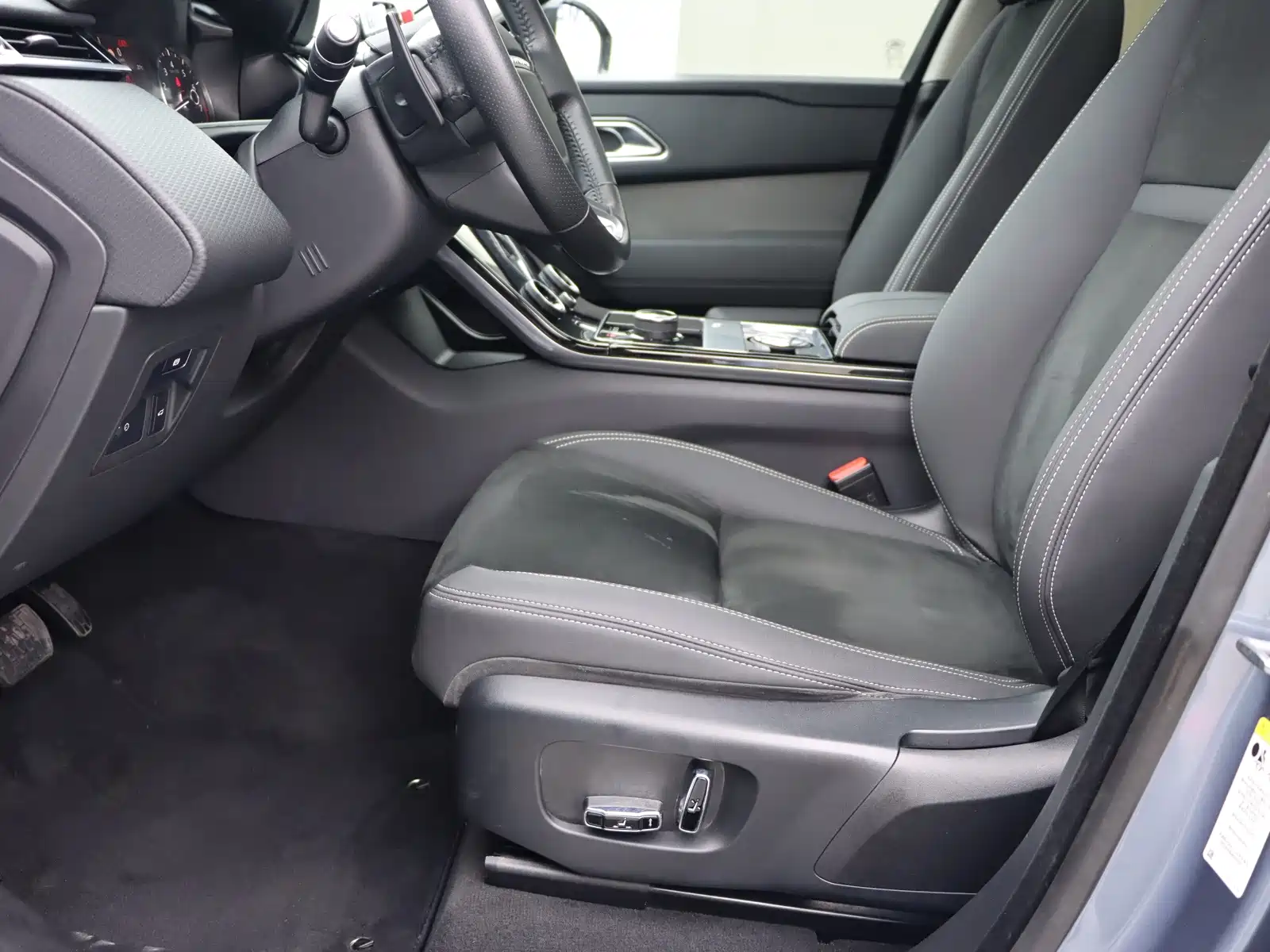 Фото 5 - Land Rover Range Rover Velar