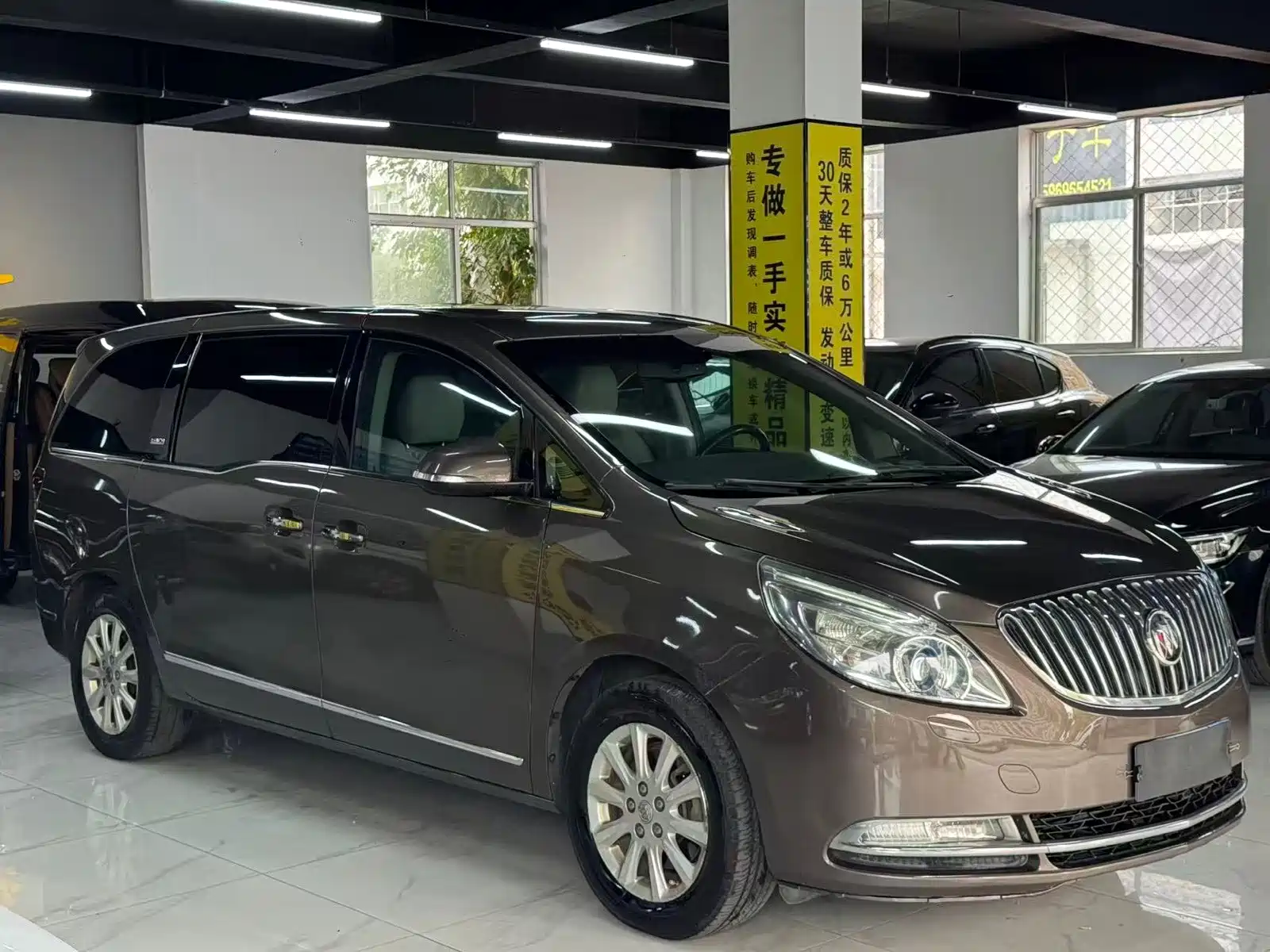 Фото 3 - Buick GL8