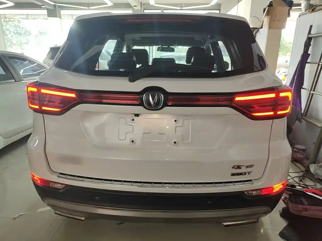 Фото 6 - Changan CS75