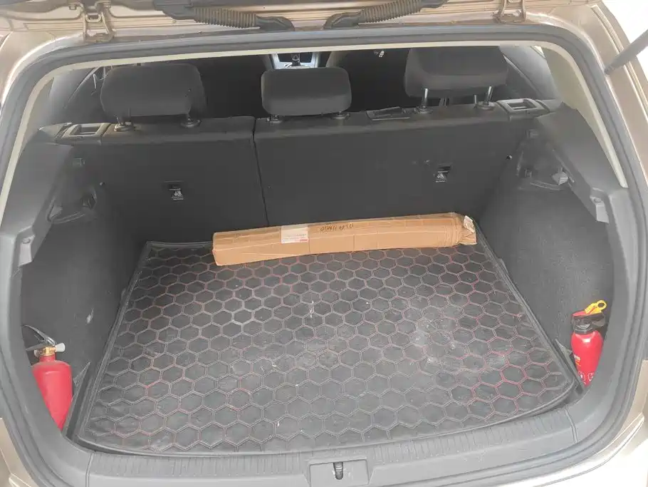Фото 4 - Volkswagen Golf