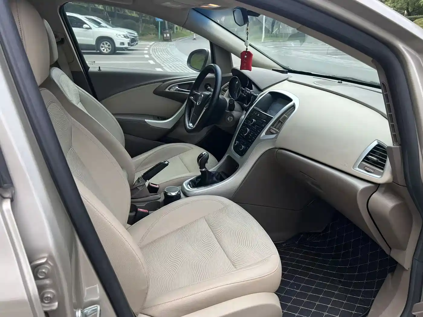 Buick Excelle 2013 2013 Model GT 1.6L Manual Progressive