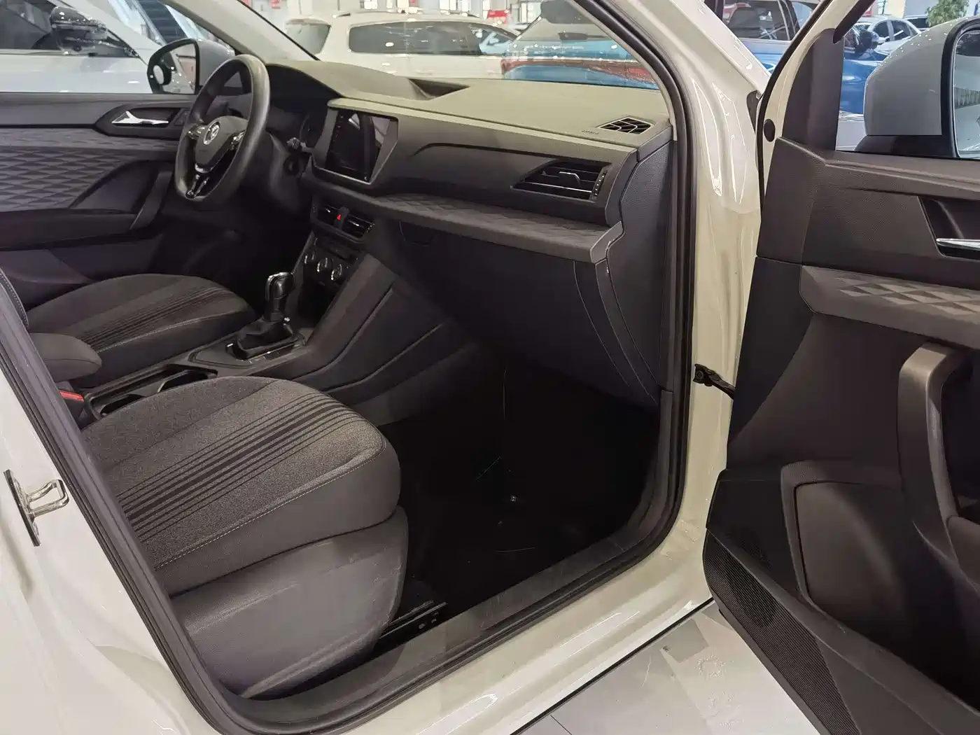 Volkswagen Tharu 2021 Model 280TSI 2WD Trend Edition фото 13