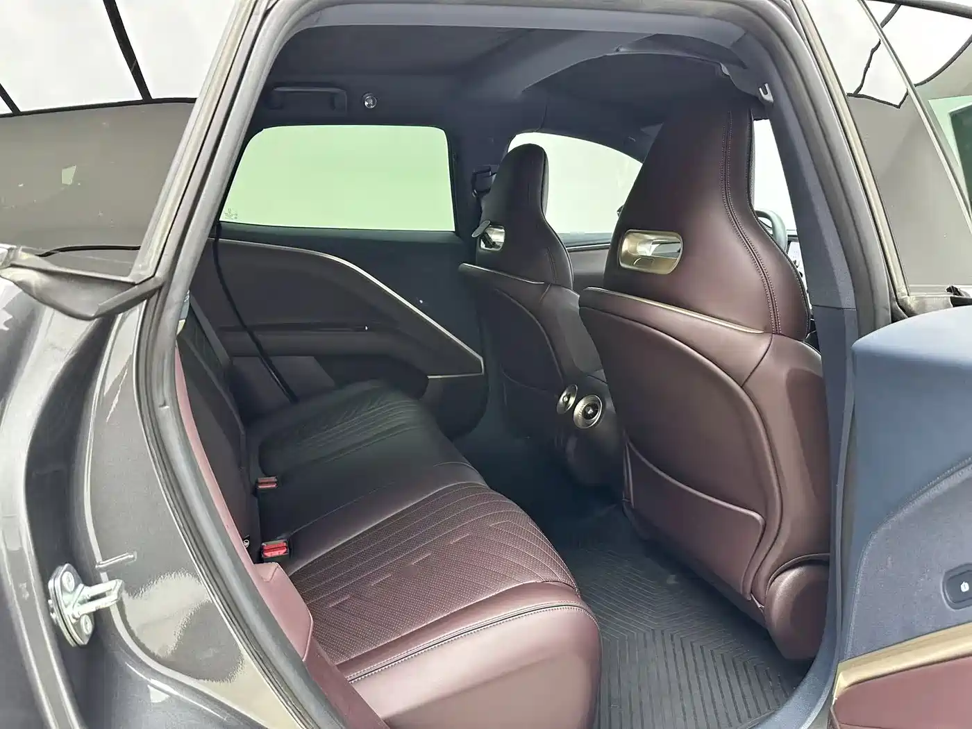 Avatr 11 2023 2022 Long Range Dual Motor Luxury Edition 5-seater