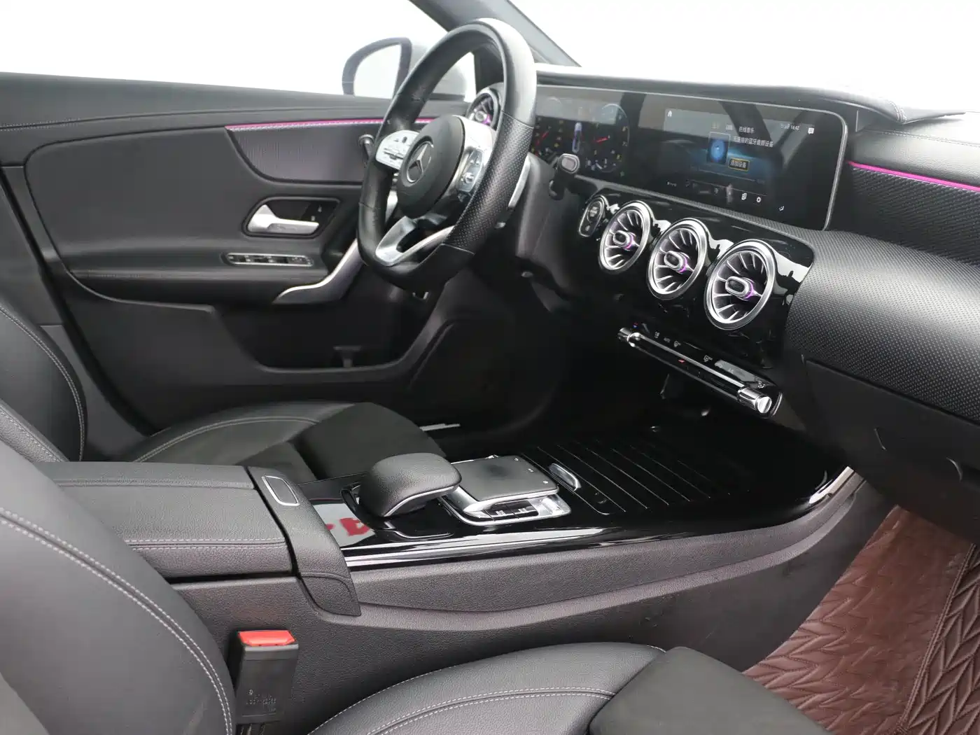 Mercedes-Benz A-Class 2020 A 200 L Sport Sedan фото 11