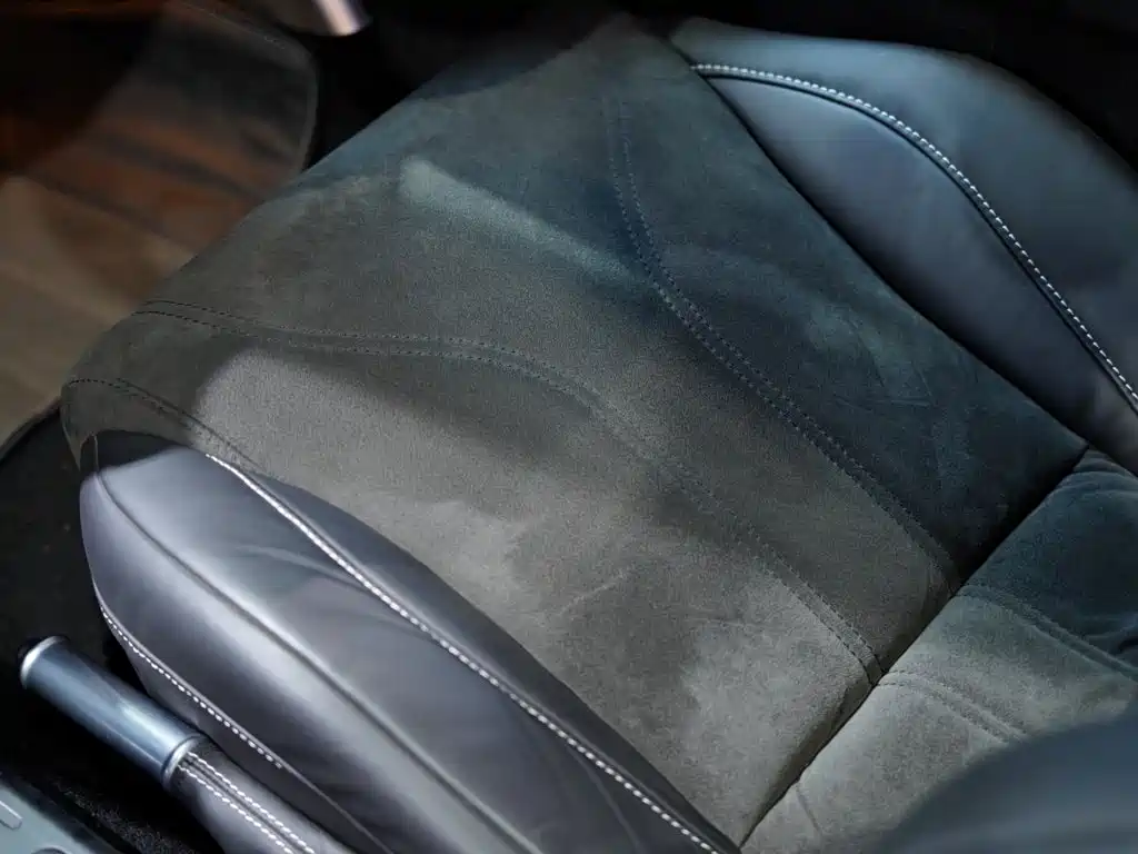 Aston Martin DBS 2010 2009 6.0 Touchtronic Coupe