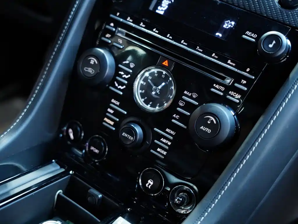 Aston Martin DBS 2010 2009 6.0 Touchtronic Coupe