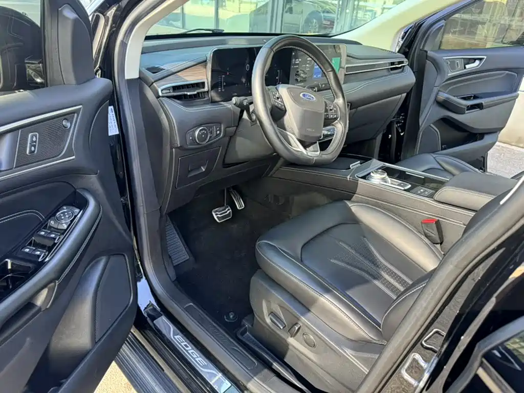Ford Edge 2021 2021 PLUS EcoBoost 245 FWD Luxury Sharp 7-seater