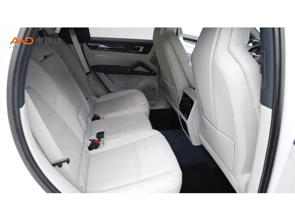 Фото 8 - Porsche Cayenne
