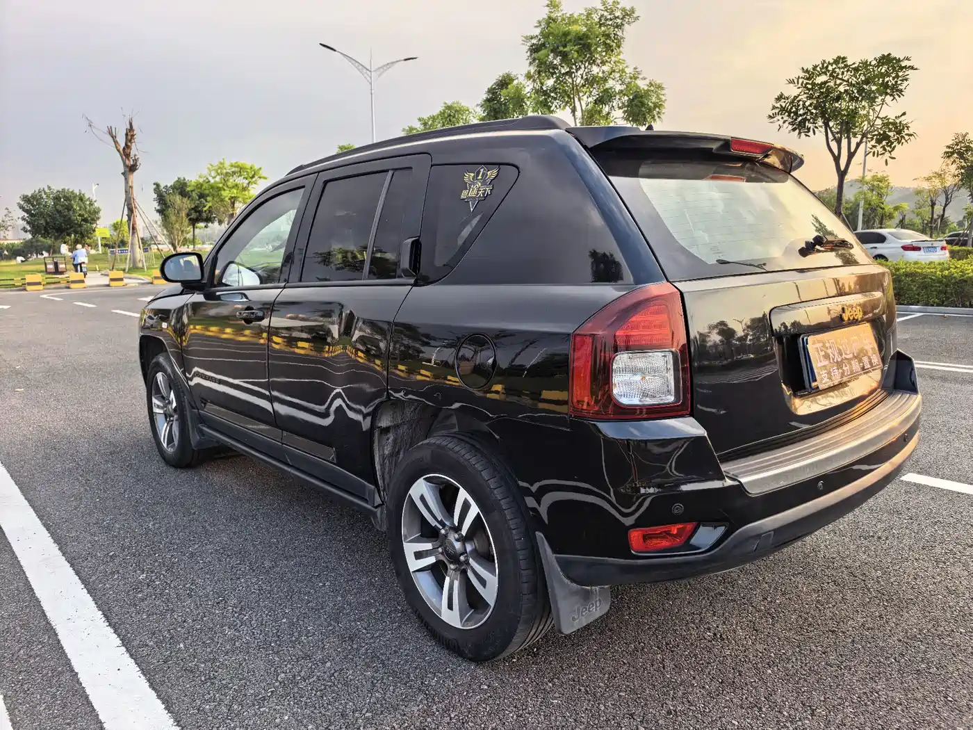 Jeep Compass (Import) 2015 2014 2.4L 4WD Serpentine Collector's Edition