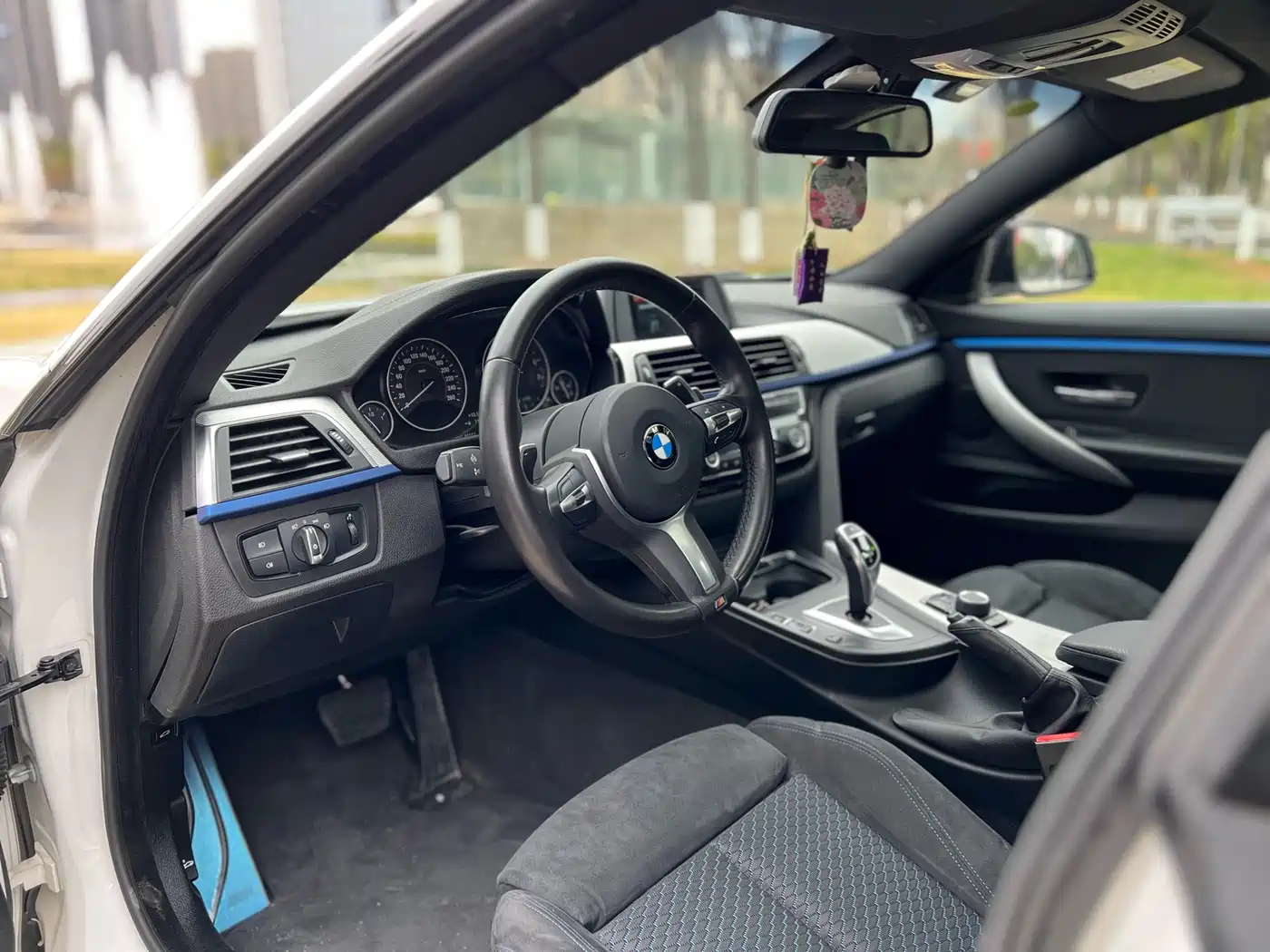 BMW 4 Series 2017 425i Gran Coupe Leading M Sport Package фото 6