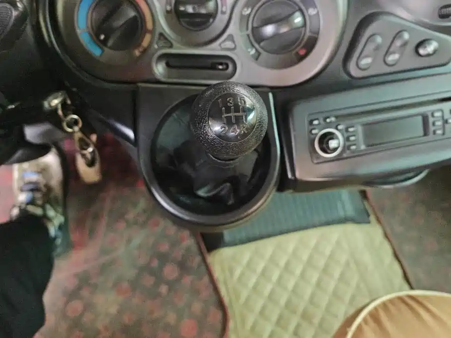 Zotye M300 2015 2010 Model 1.6L Bi-Fuel Standard 6-Seater