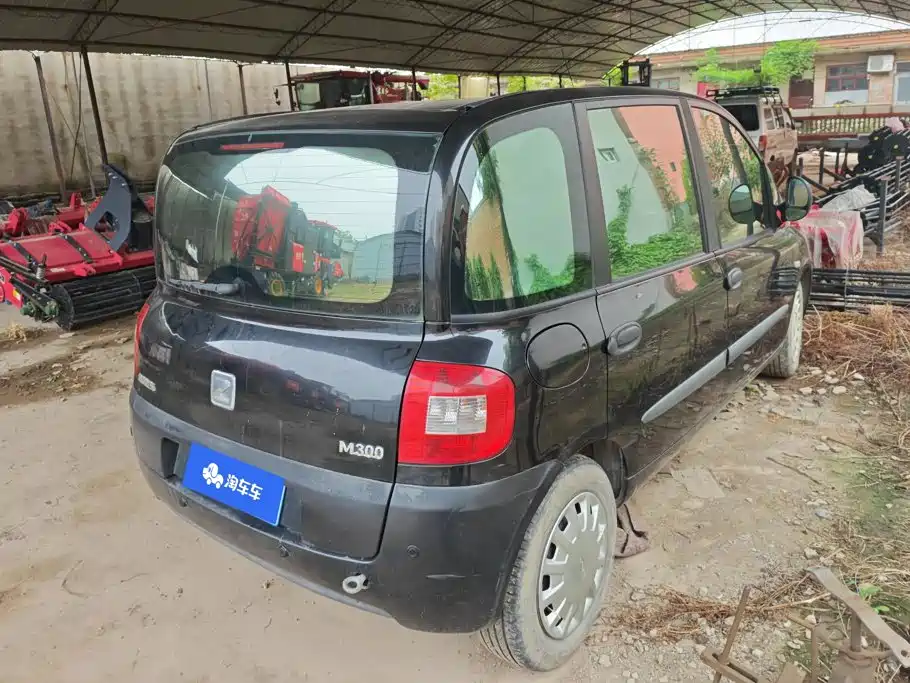 Zotye M300 2015 2010 Model 1.6L Bi-Fuel Standard 6-Seater