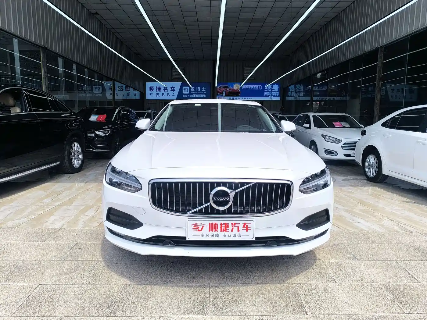 Фото 2 - Volvo S90