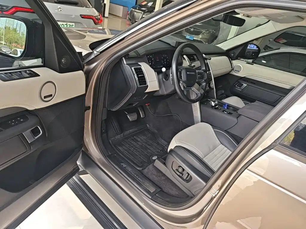 Photo 16 - Land Rover Discovery