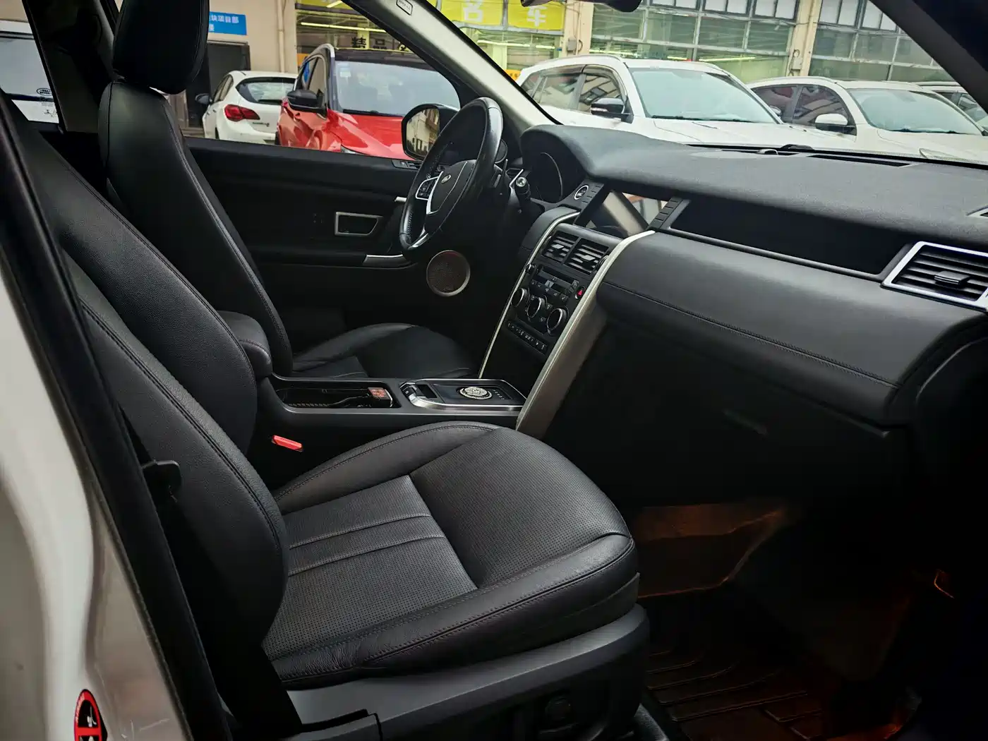 Land Rover Discovery Sport 2019 240PS HSE Edition China V фото 18