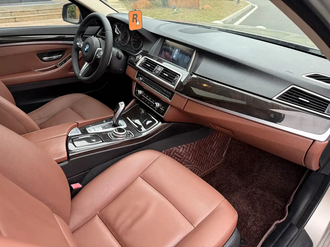 BMW 5 Series 2014 525Li Leading фото 16