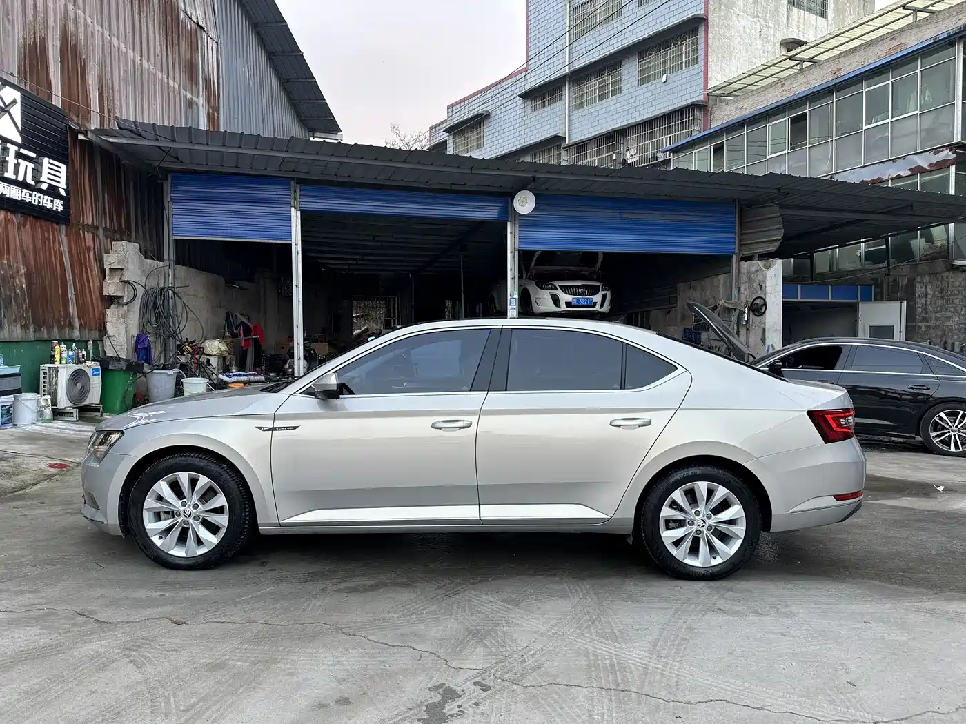 Škoda Superb 2018 TSI330 DSG Comfort Edition China V фото 13