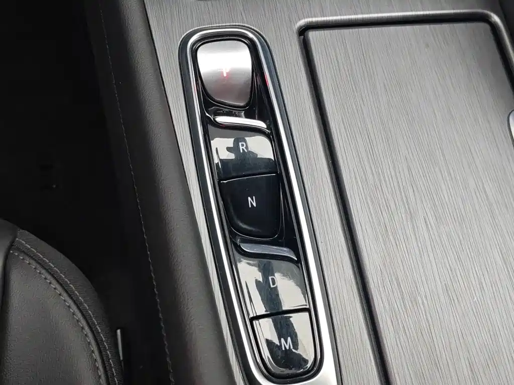 Buick Enclave 2023 2022 652T 2WD Premium 7-Seater