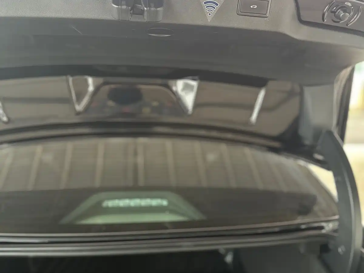 Volkswagen Passat 2021 Model 330TSI Luxury Edition фото 5