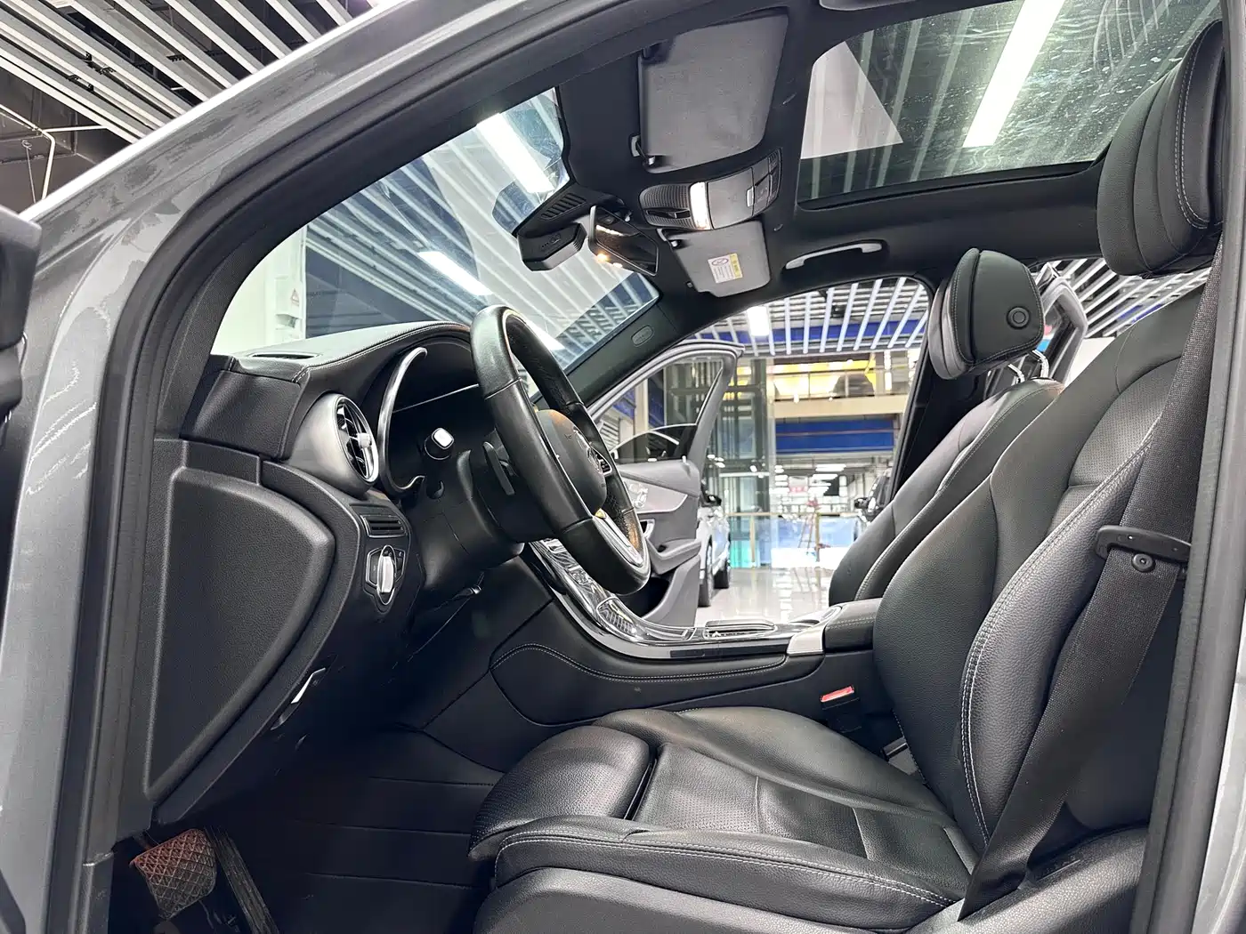 Mercedes-Benz GLC 2021 GLC 260 L 4MATIC Sporty фото 4