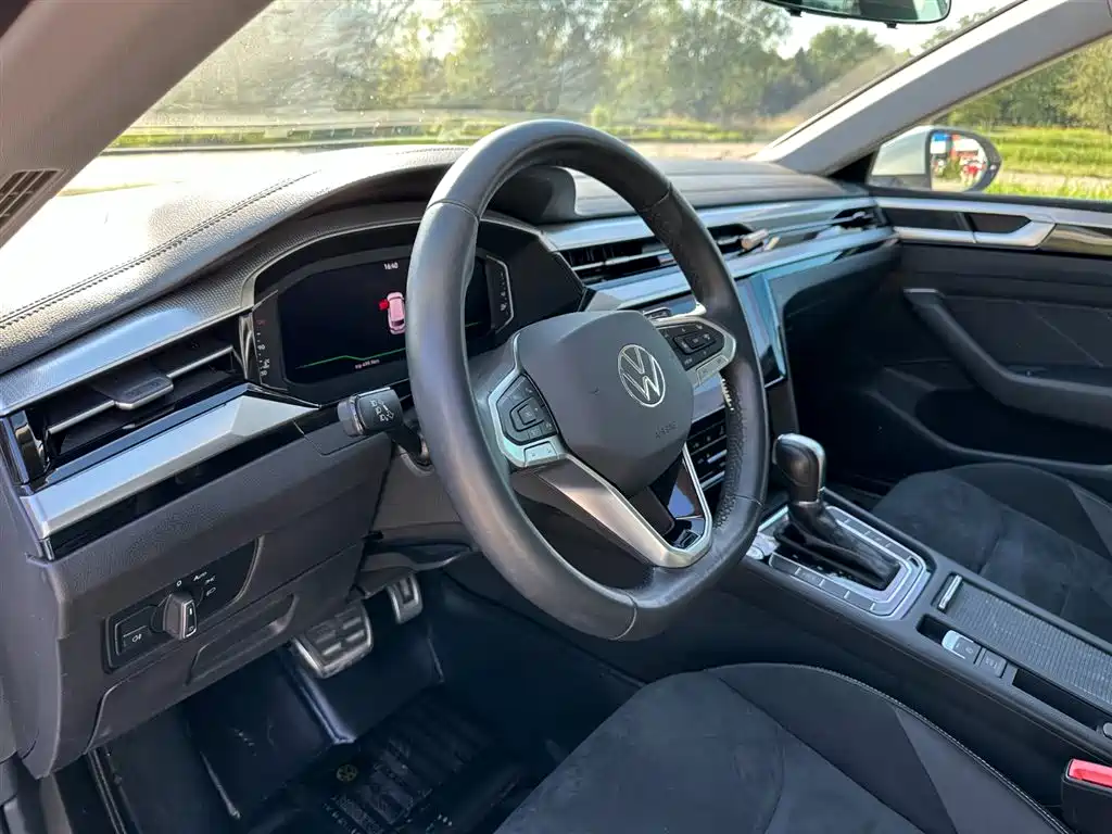 Volkswagen FAW-Volkswagen CC 2021 Shooting Brake 330TSI Hunter Edition фото 13